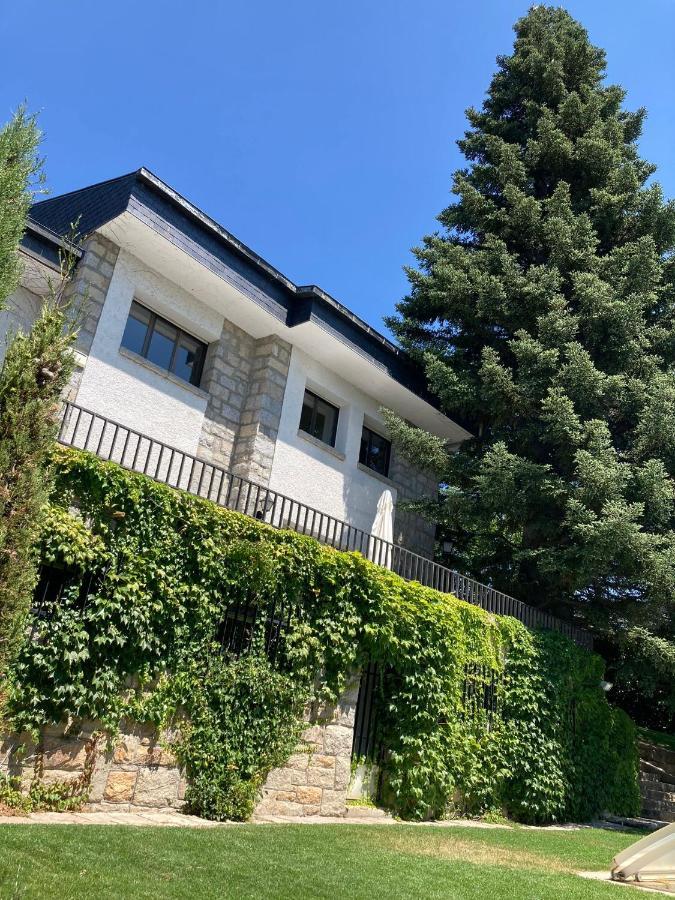 Los Cedros, Gran Chalet Con Piscina Y Apartamento En Навасеррада Экстерьер фото