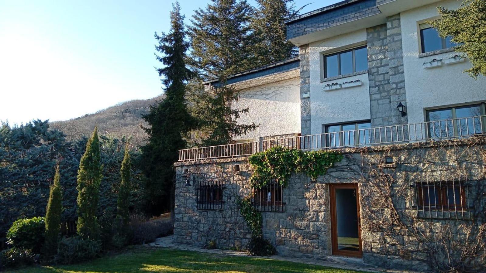 Los Cedros, Gran Chalet Con Piscina Y Apartamento En Навасеррада Экстерьер фото